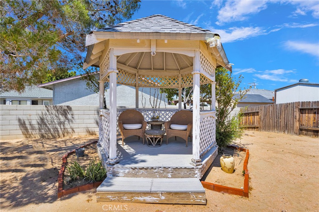 13863 Coachella Road Property Photo 45