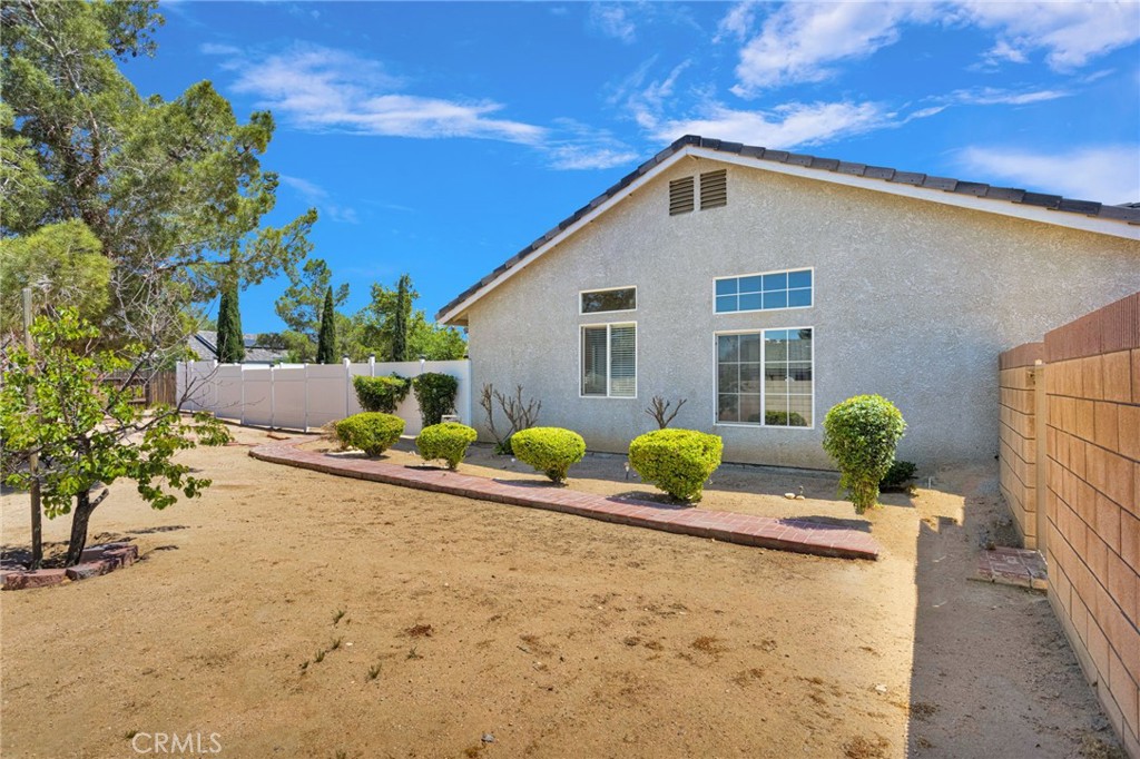 13863 Coachella Road Property Photo 48