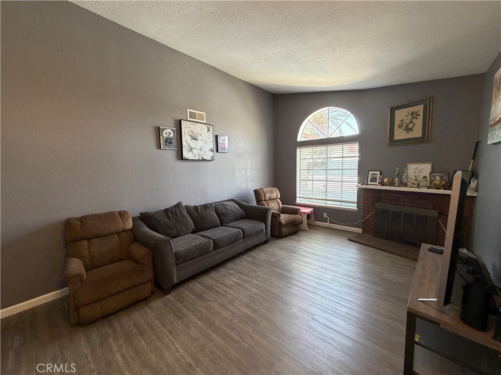 25595 Cedarbrook Property Photo 4