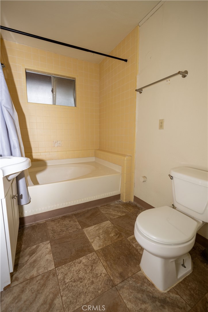 6973 Mission Property Photo 16