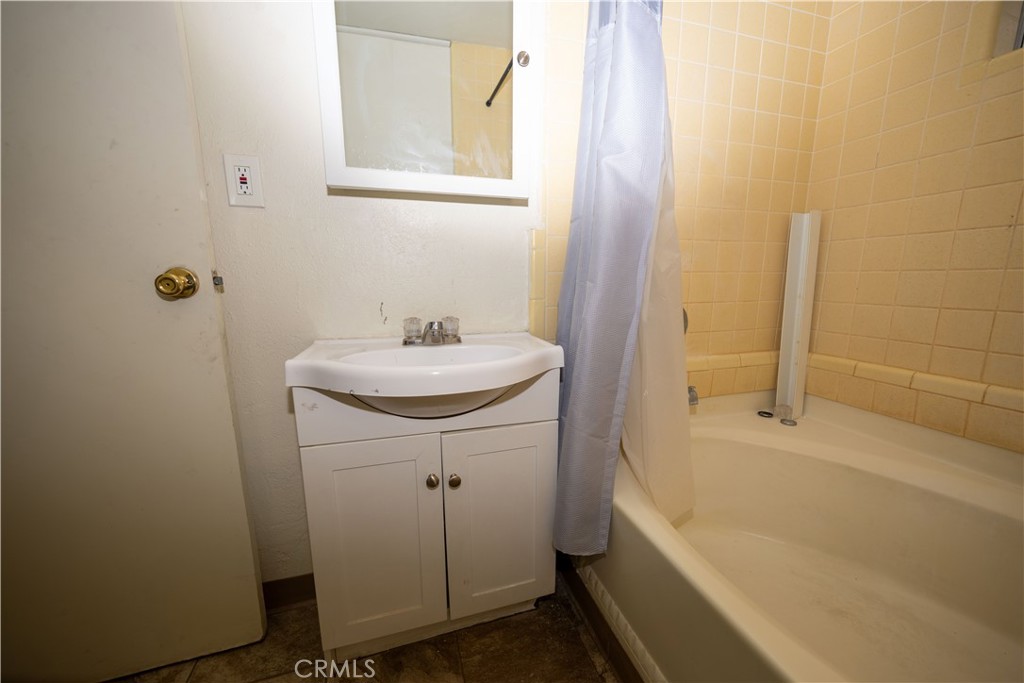 6973 Mission Property Photo 17