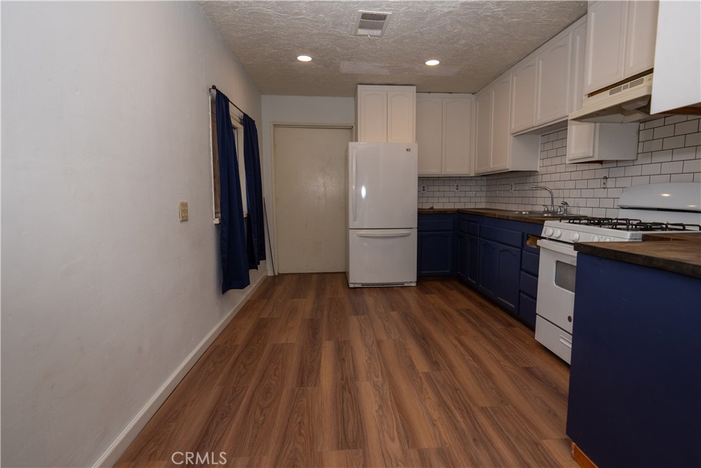 6973 Mission Property Photo 27