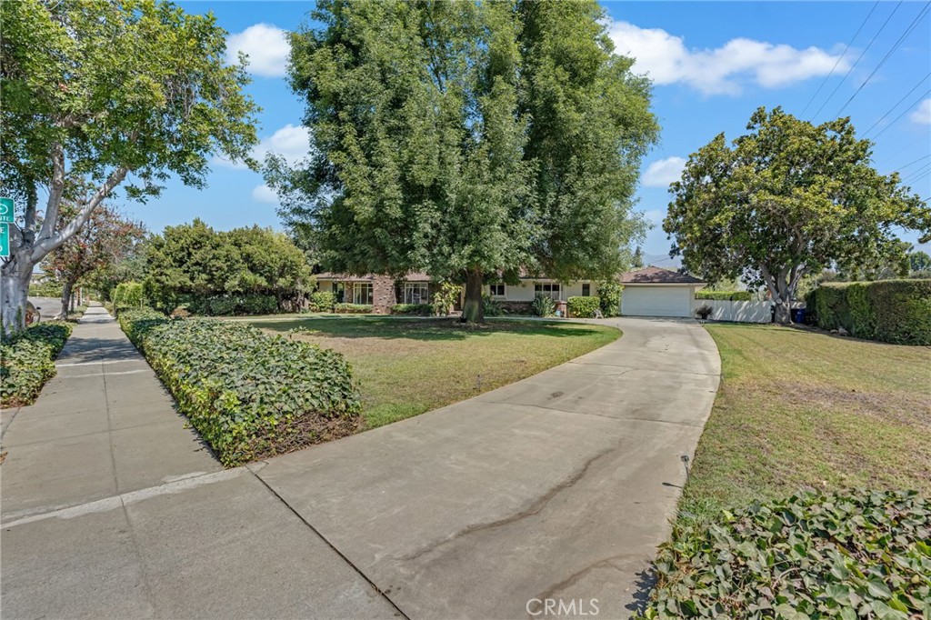 205 W Longden Property Photo 5