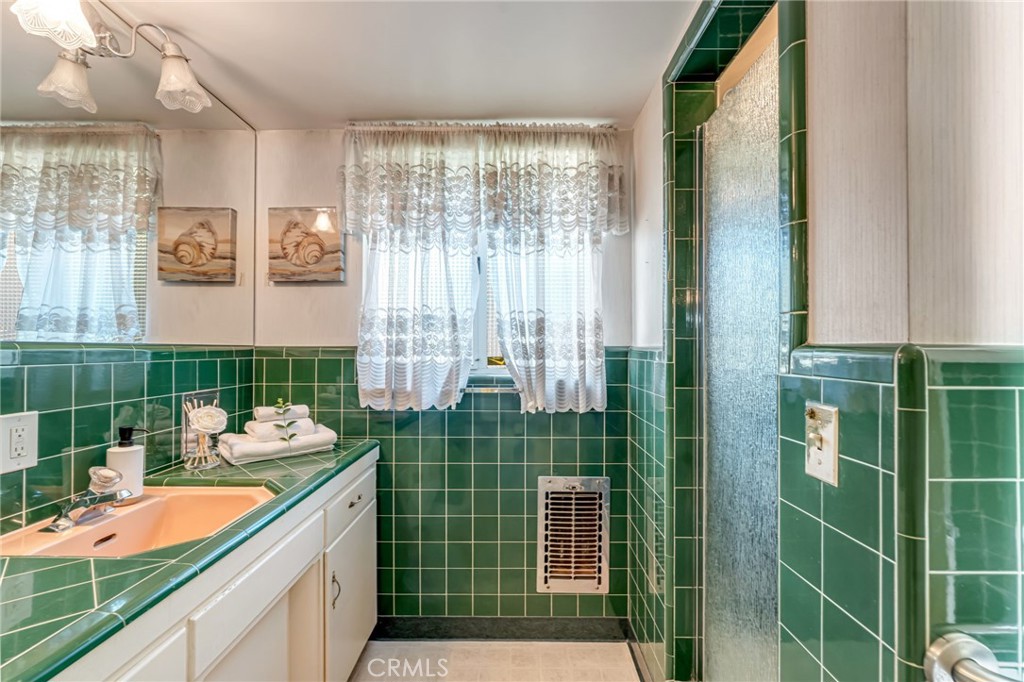 205 W Longden Property Photo 27