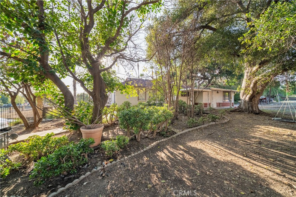 1449 E Bennett Avenue Property Photo 32