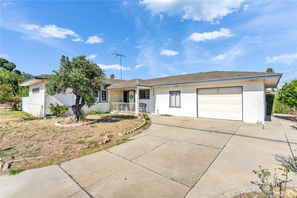 9287 Alder Property Photo 3