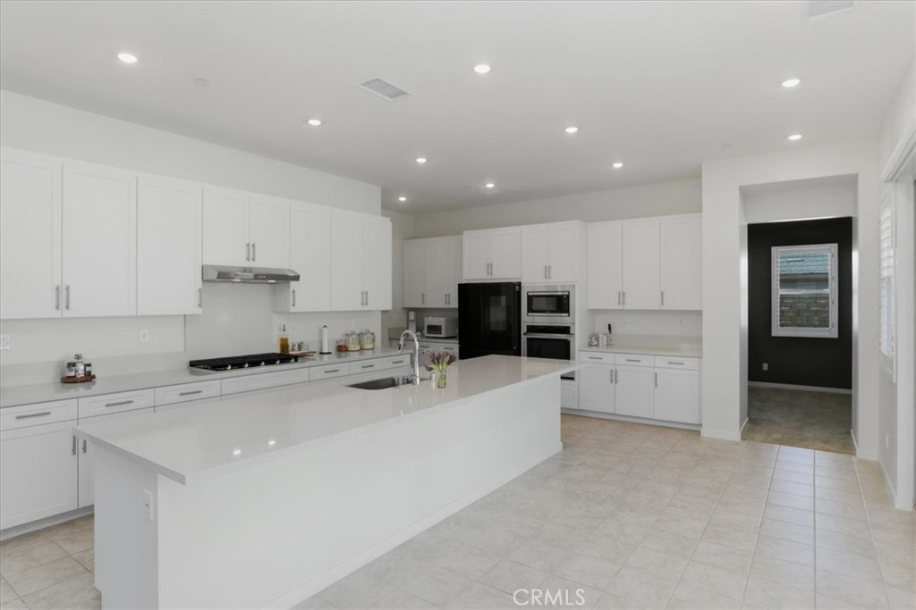 15982 Butterfly Property Photo 15