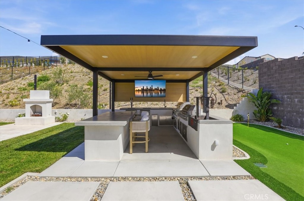 15982 Butterfly Property Photo 37