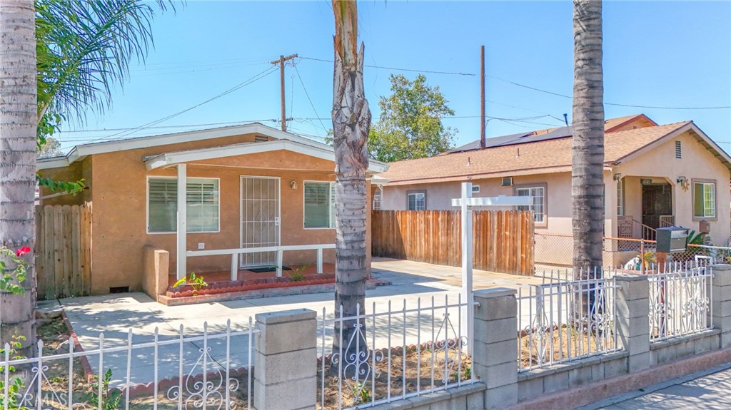 4715 Ivy Property Photo 1