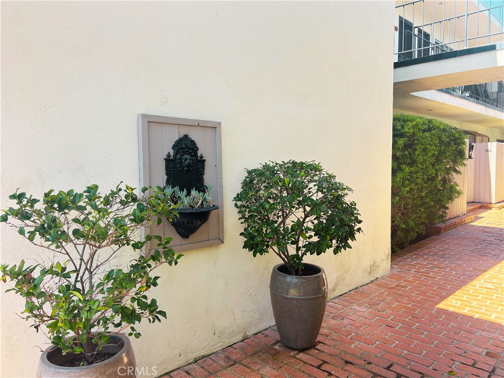 1522 S Centinela Ave 204 Property Photo 7