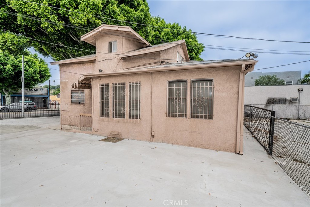 3340 N Eastern Property Photo 6