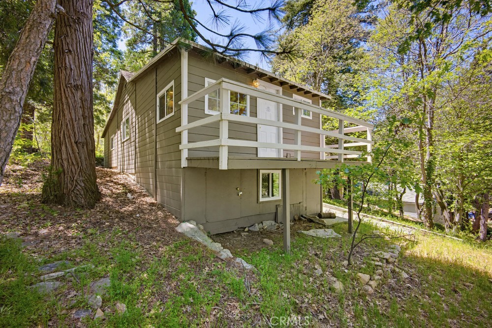 22951 Redwood Property Photo 1