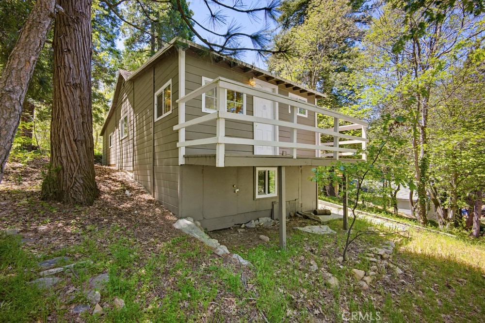 22951 Redwood Property Photo 1