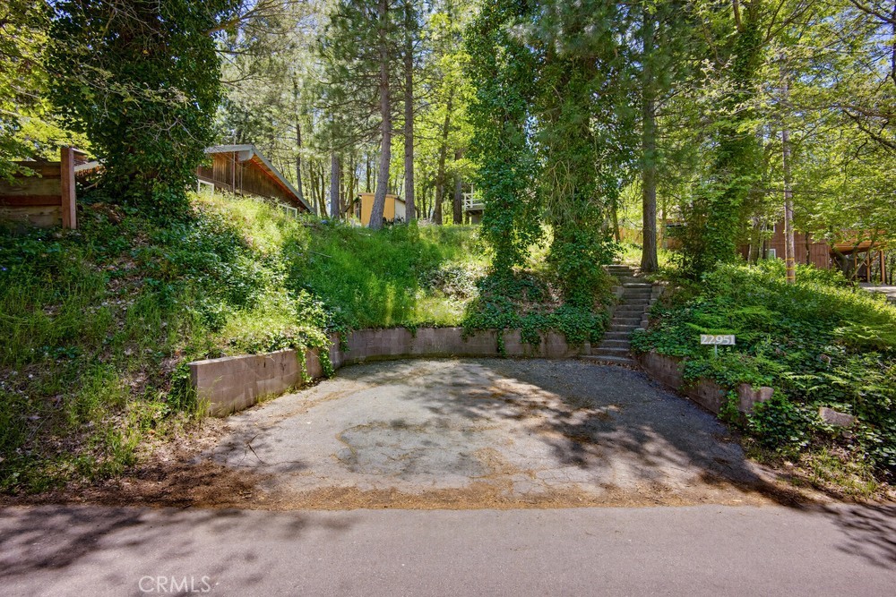 22951 Redwood Property Photo 2