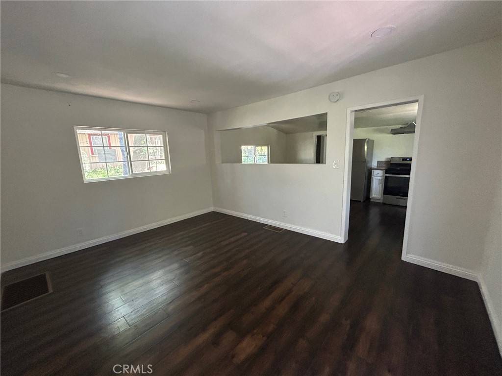 22951 Redwood Property Photo 3