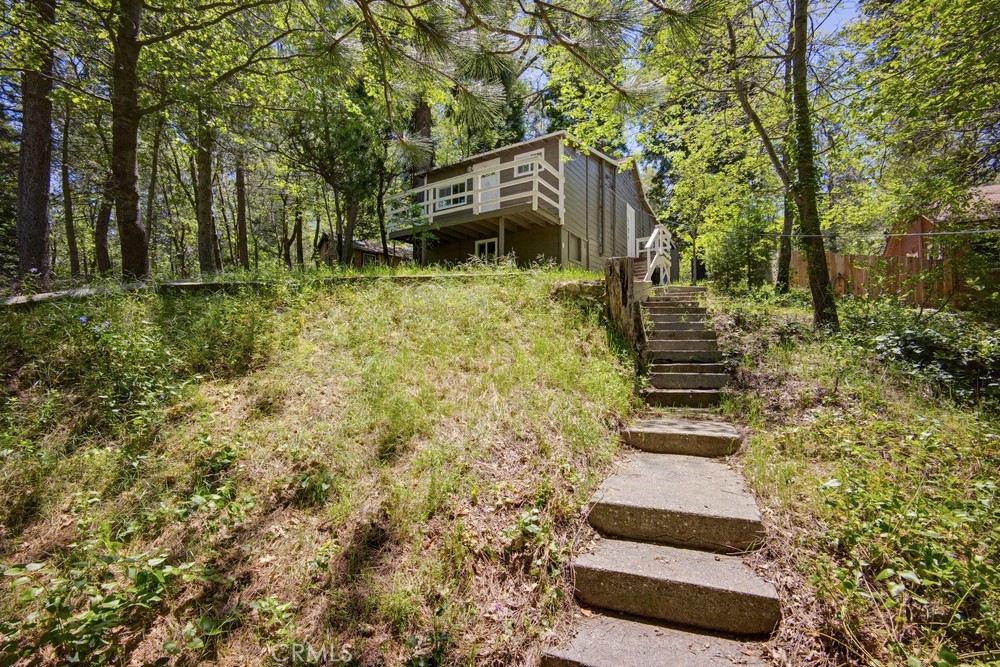 22951 Redwood Property Photo 5