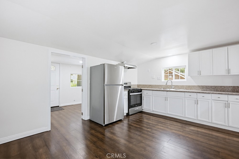 22951 Redwood Property Photo 14