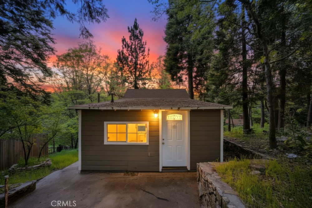 22951 Redwood Property Photo 31