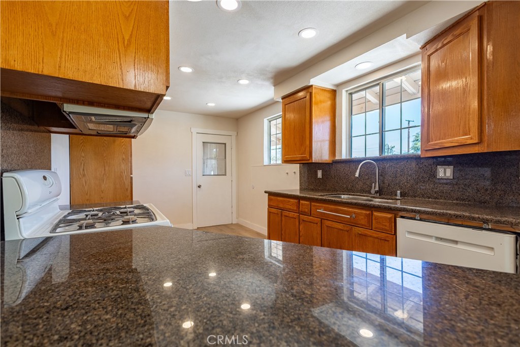 9870 Salina Property Photo 11