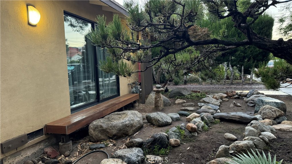 2117 Colby Avenue Property Photo 1