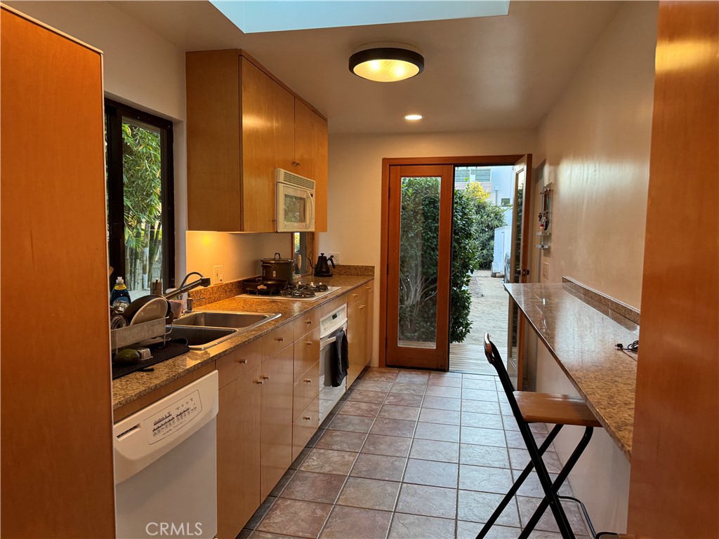 2117 Colby Avenue Property Photo 14