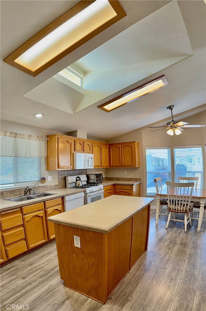 1245 W Cienega Ave 125 Property Photo 4
