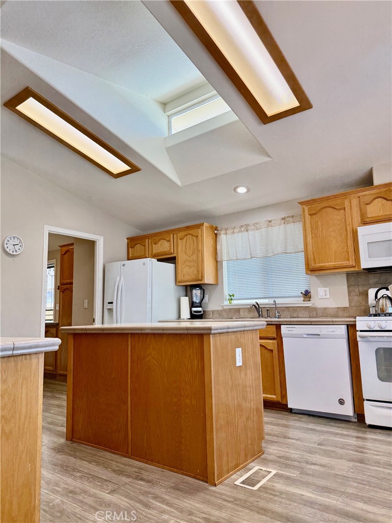 1245 W Cienega Ave 125 Property Photo 5