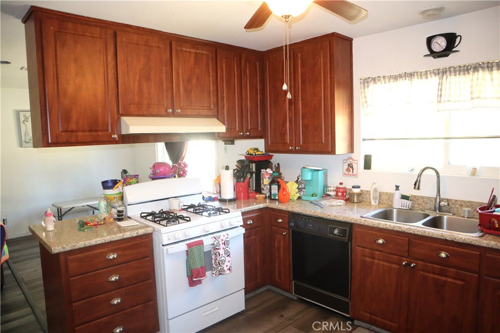 14955 Elizabeth Lake Property Photo 10