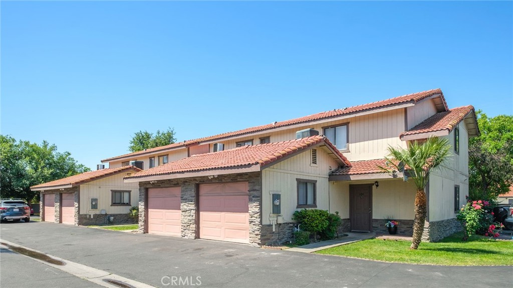4308 E Woodward Property Photo 2