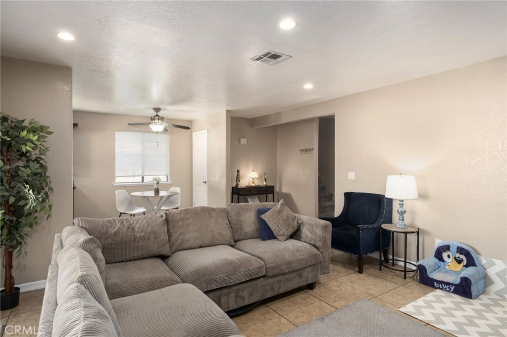 4308 E Woodward Property Photo 4
