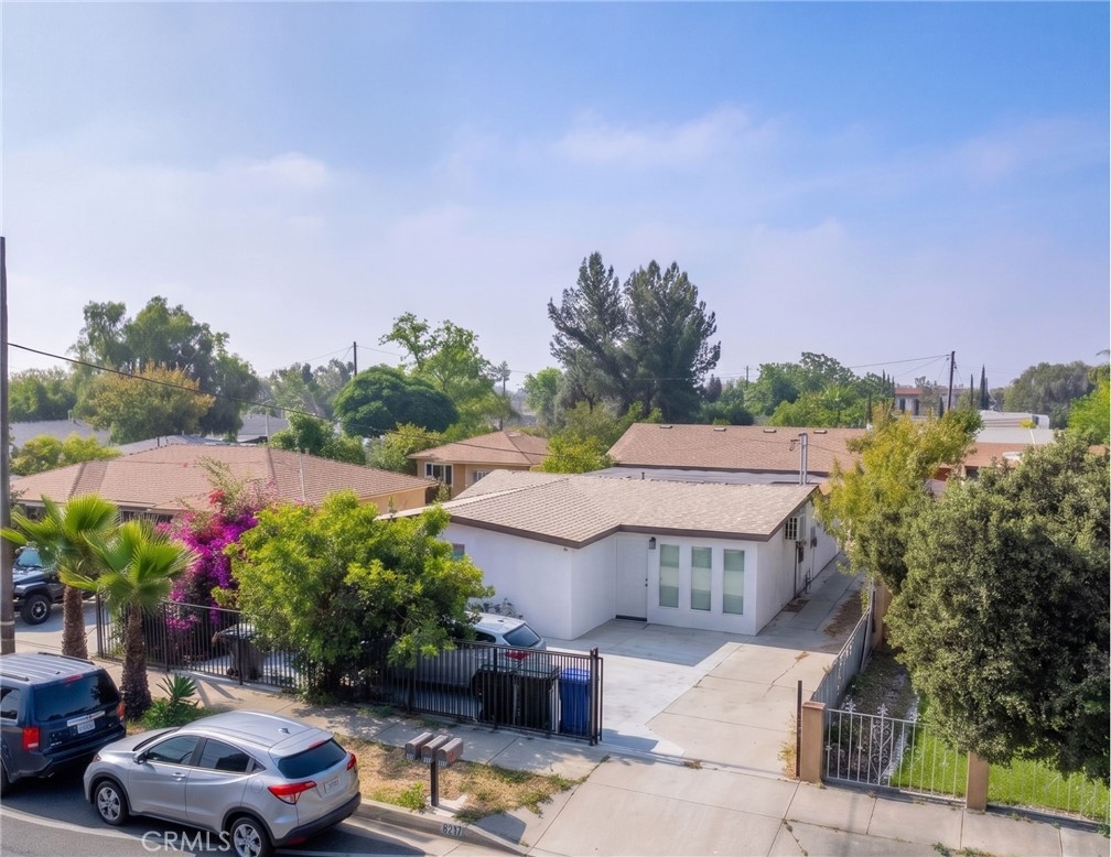 8247 9th Property Photo 2