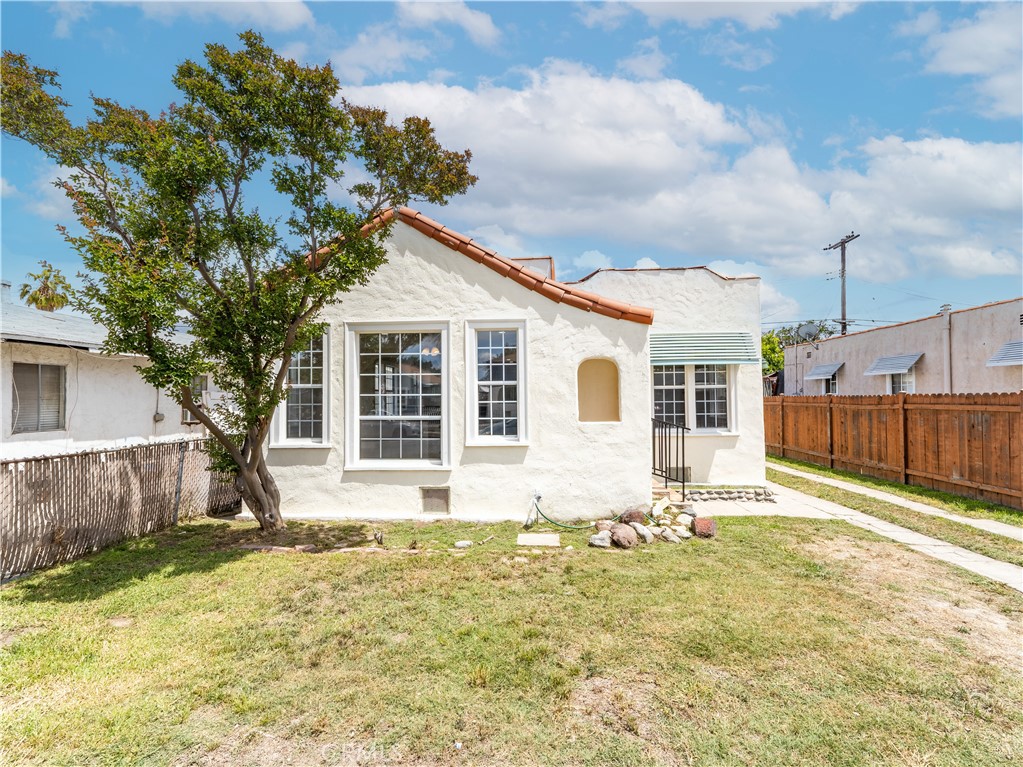 4638 Pine Property Photo 1