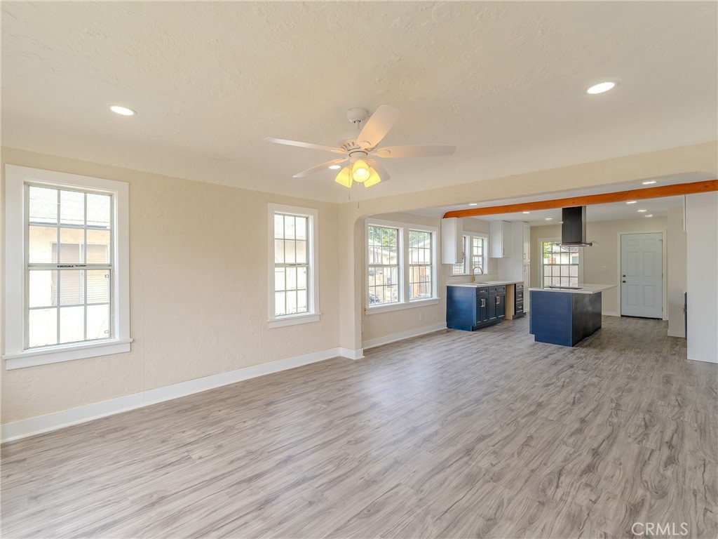 4638 Pine Property Photo 3