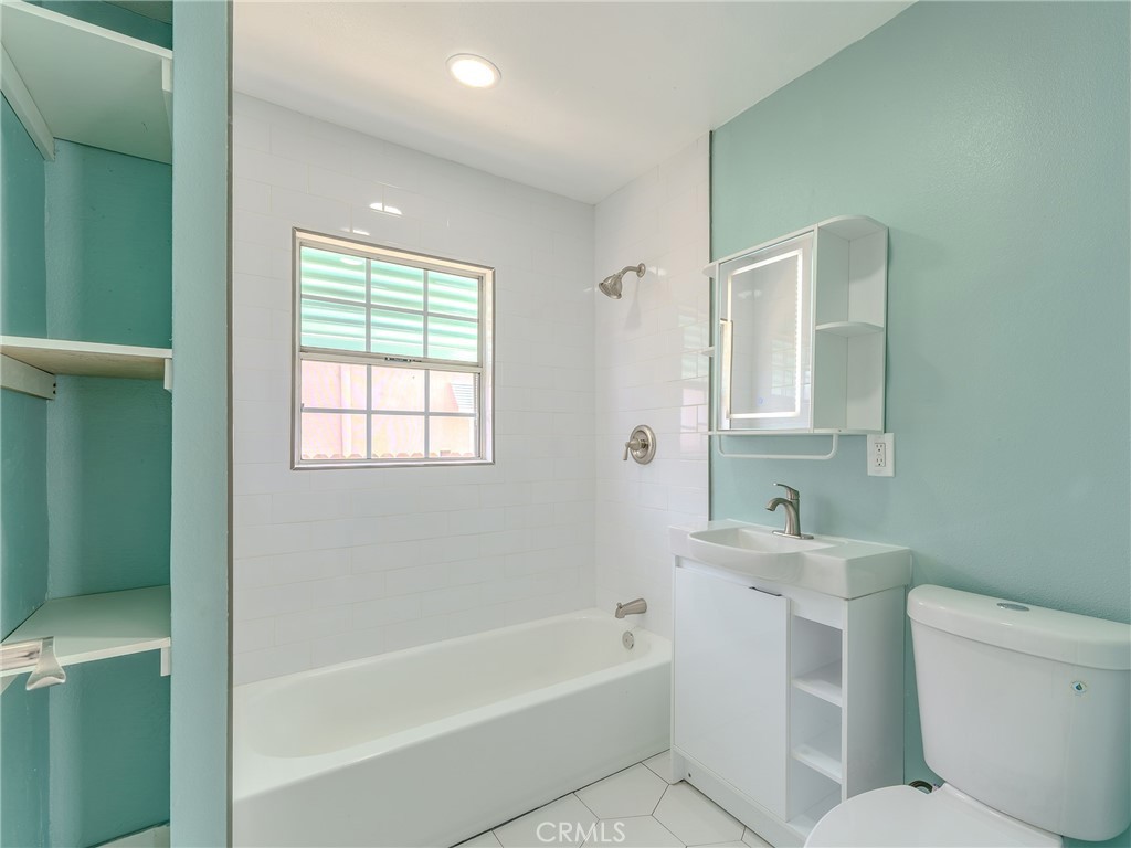 4638 Pine Property Photo 13