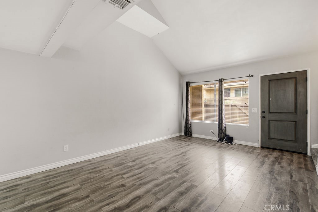 435 W 9th D5 Property Photo 5