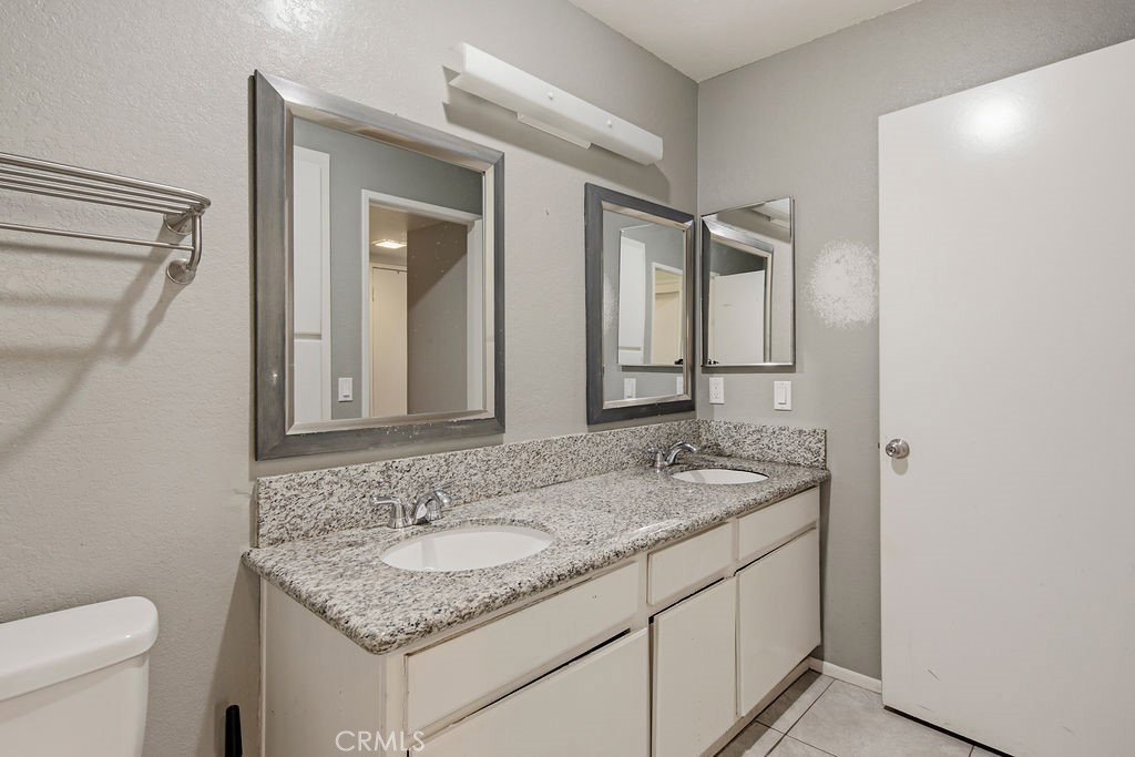 435 W 9th D5 Property Photo 8