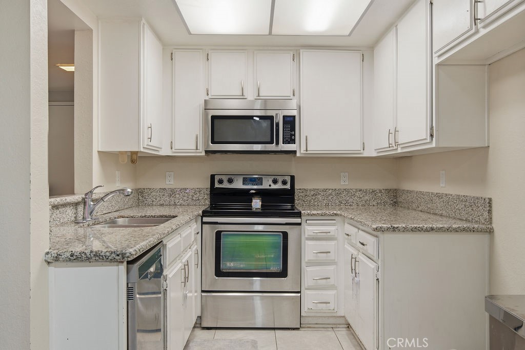 435 W 9th D5 Property Photo 17