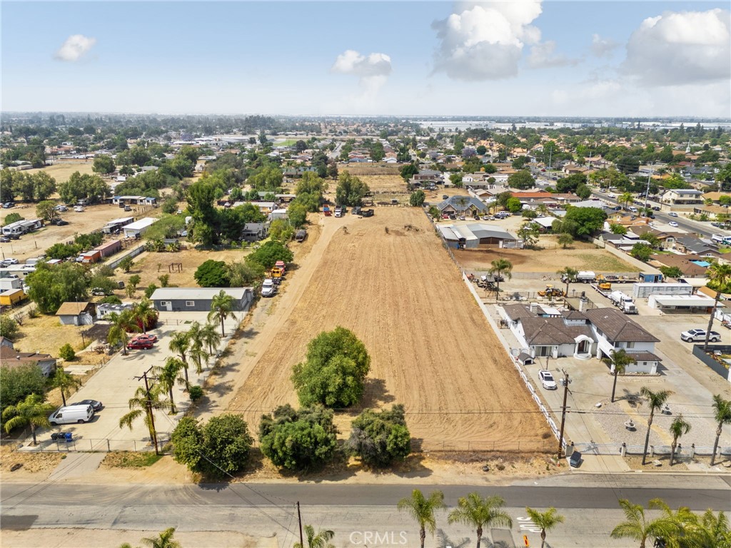 18438 Hawthorne Property Photo 1