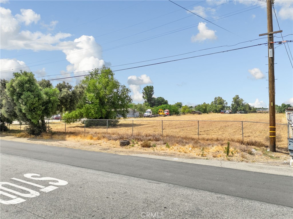 18438 Hawthorne Property Photo 10