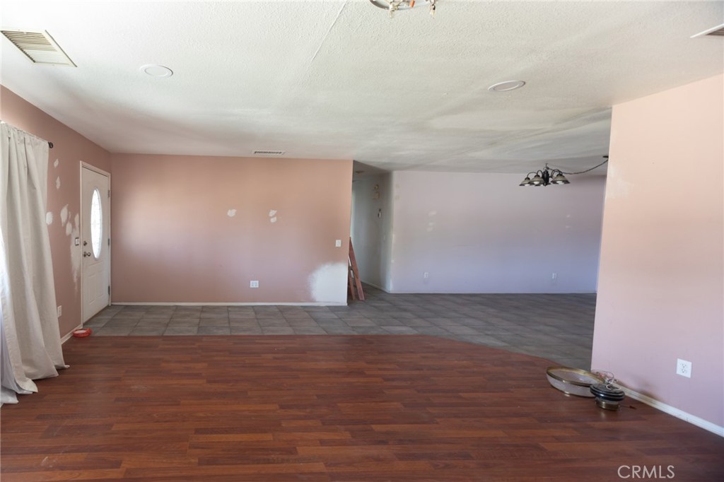 18845 Madrone Property Photo 7