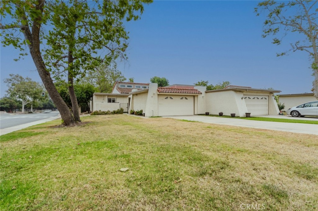 410 Champlain Drive Property Photo 1