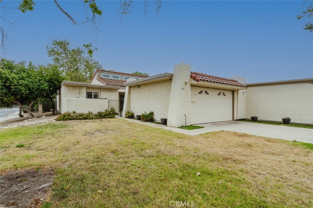 410 Champlain Drive Property Photo 3
