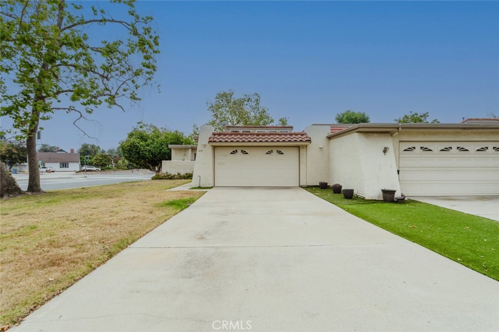 410 Champlain Drive Property Photo 4