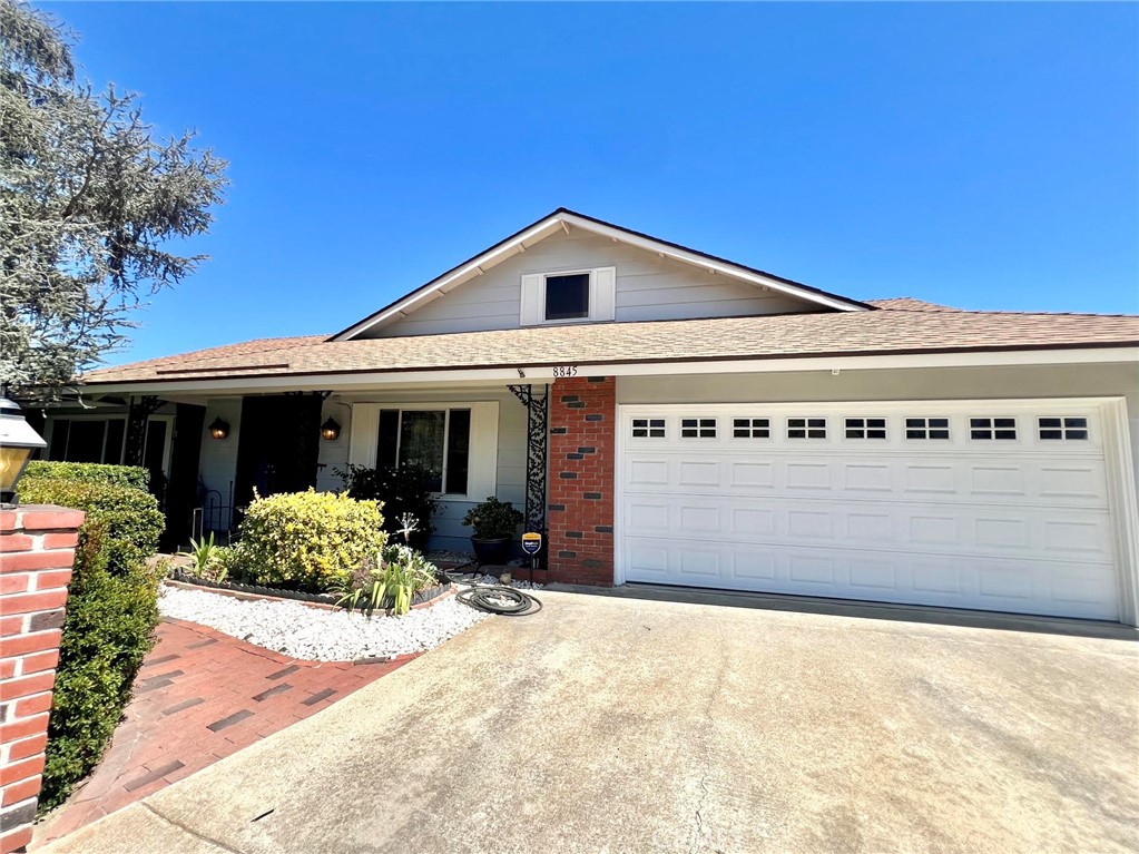 8845 Somerset Property Photo 3