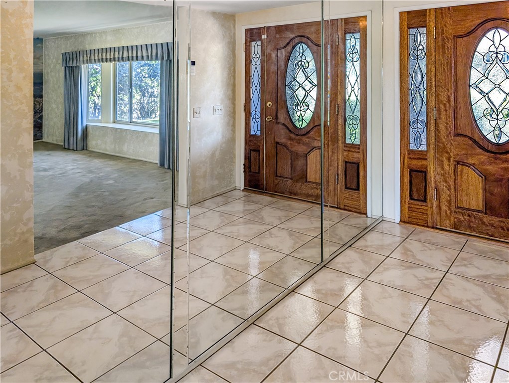 8845 Somerset Property Photo 5