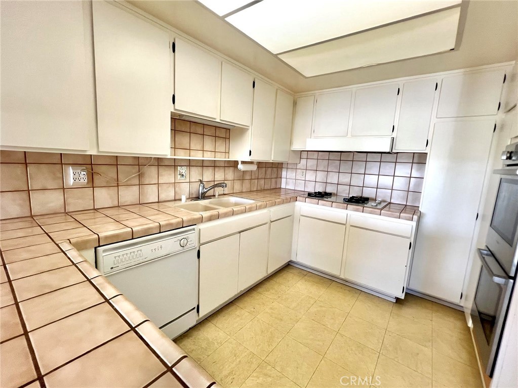 8845 Somerset Property Photo 7