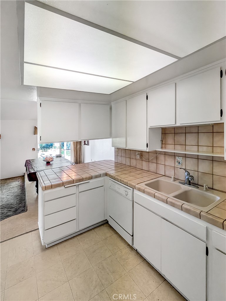 8845 Somerset Property Photo 9