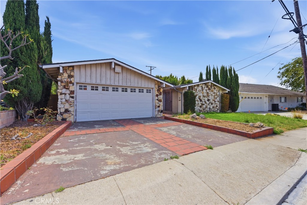 1630 Crest Vista Drive Property Photo 5