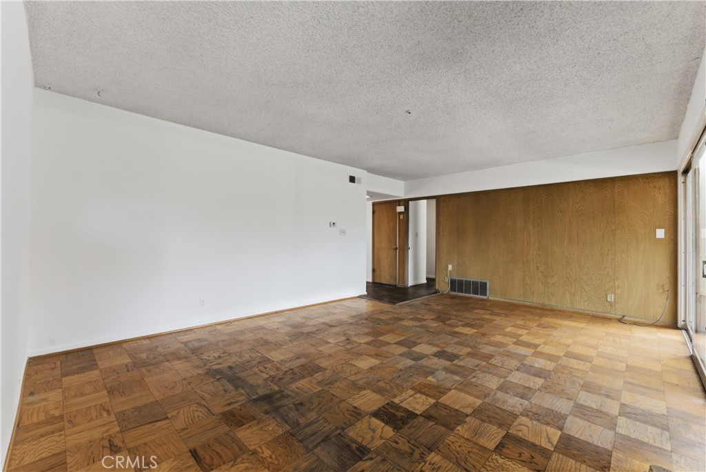 1630 Crest Vista Drive Property Photo 11