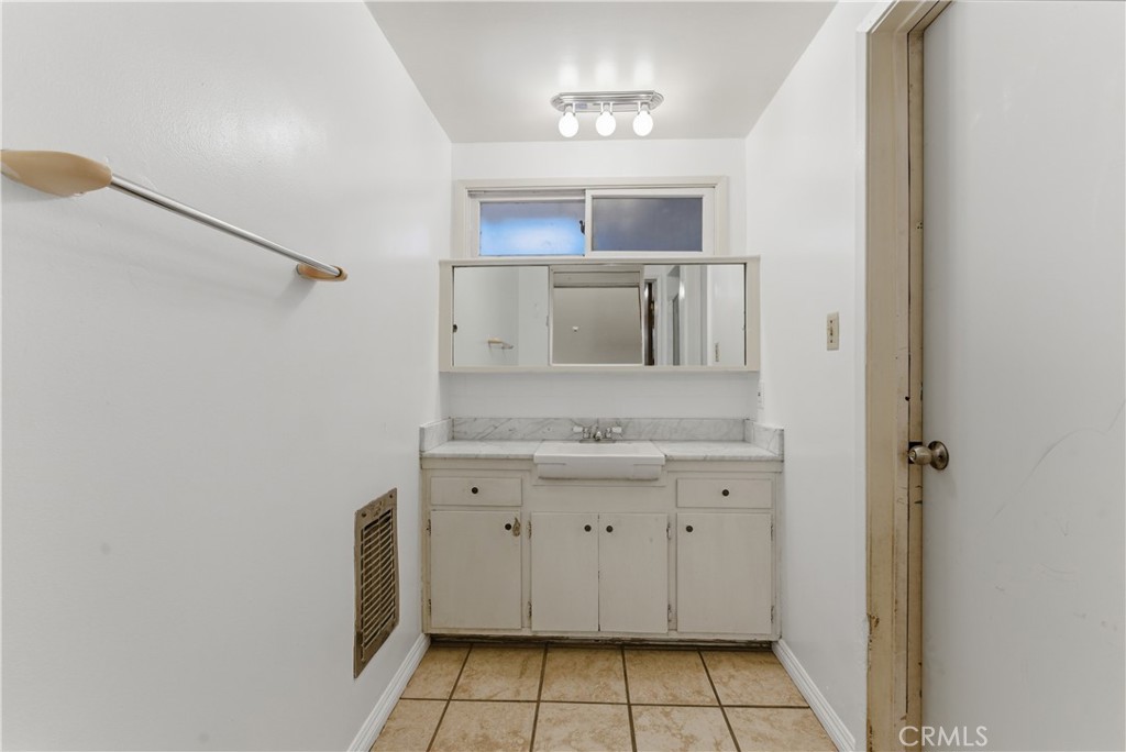 1630 Crest Vista Drive Property Photo 28